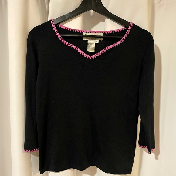 Joseph A Sweaters - Vintage Joseph A Banks 100% silk 3/4 length sleeve sweater with pink stitching